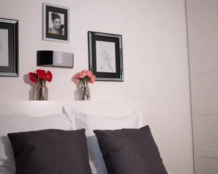 Hotel Le 23 Clichy