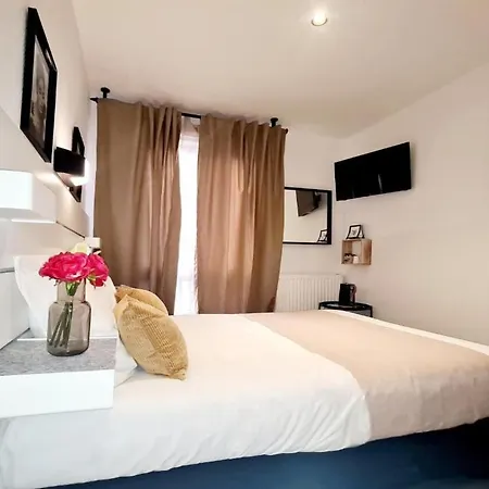 Le 23 Hotel 2*