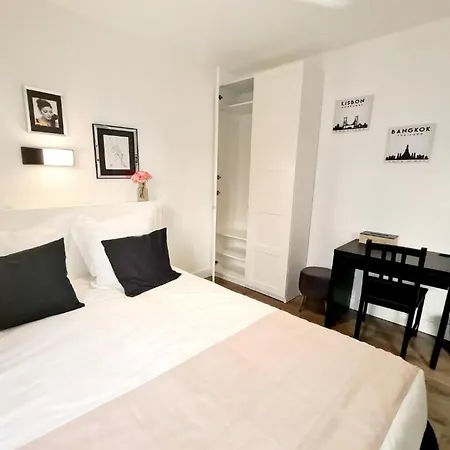 Hotel Le 23 Clichy